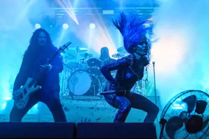 Burza w B90. Arch Enemy - to przed nimi chyba ostrzegał alert RCB