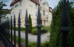 Bójka na zamkniętym osiedlu w Sopocie między ochroniarzem i roznoszącym ulotki