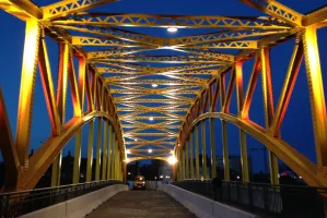 Ognista iluminacja Żółtego Wiaduktu