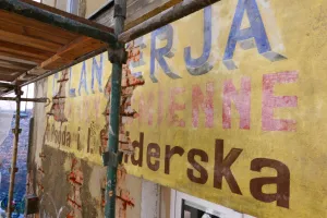 Niespodziewane odkrycie przy remoncie elewacji