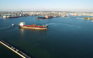 Większe tankowce z paliwem przypłyną do Gdyni