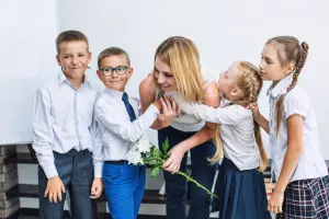 Dzień Nauczyciela 2023 - kiedy wypada? Pomysły na prezent na Dzień Nauczyciela