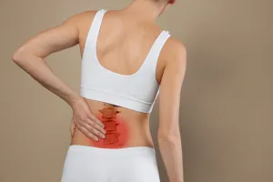 TOP 5: ćwiczenia na ból pleców i kręgosłupa. Stosuj w domu i w pracy