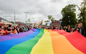 Tęczowy Piątek w ponad 100 szkołach w Polsce. Młodzież przeciwko homofobii
