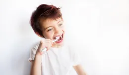 61 proc. dzieci z próchnicą. Jak dbać o zdrowe zęby u najmłodszych?
