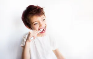 61 proc. dzieci z próchnicą. Jak dbać o zdrowe zęby u najmłodszych?