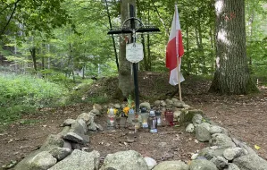 Ekshumacja szczątków niemieckich żołnierzy z leśnego grobu