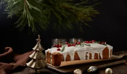 Fit makowiec i świąteczny serniczek bez kalorii. 5 przepisów na deser bez cukru