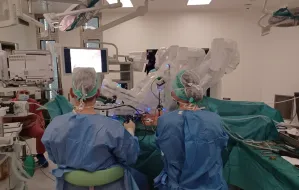Pierwsza operacja raka jelita grubego robotem da Vinci