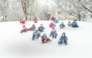 Niech dzieci nacieszą się śniegiem