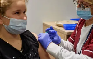 Bezpłatne szczepienie przeciw HPV. Jak zapisać nastolatka?