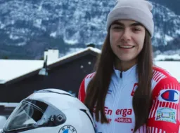 Dziewczyna na brązowy medal w zimowej Formule 1. Linda Weiszewski na podium MŚJ