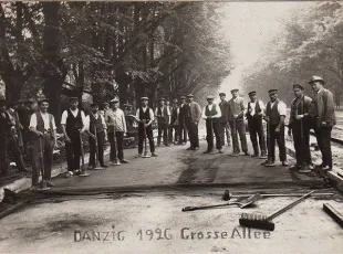 Historia jednego zdjęcia: Pierwszy asfalt na Wielkiej Alei