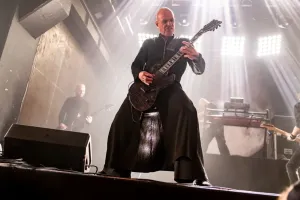 Surowy, ale świetny Samael w B90