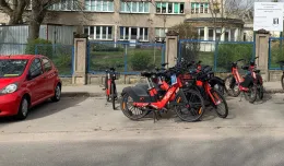Rowery Mevo blokują miejsca parkingowe