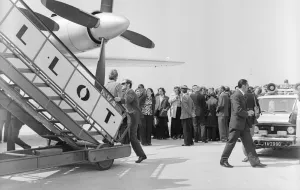 2 maja 1974 r. otwarto lotnisko w Rębiechowie. Najpierw las i błoto, dziś 6 mln pasażerów