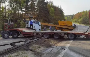 Poważny wypadek ciężarówki na obwodnicy. W akcji śmigłowiec LPR