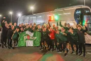 Lechia Gdańsk świętuje szósty awans do ekstraklasy. Powitanie drużyny pod stadionem