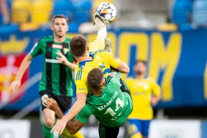 Arka Gdynia - Górnik Łęczna 1:2. Gol w 27. sekundzie i "rozmowa" z kibicami