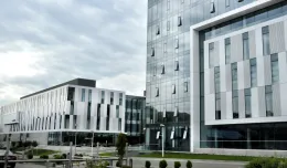 Idą na studia dla darmowego miejsca parkingowego?