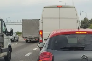 Kierująca bez prawa jazdy wpadła przez własną głupotę