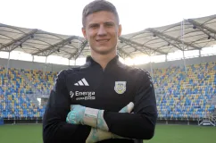 Arka Gdynia testuje i wypożycza, zaczyna sparingi i podpisuje umowę sponsorską