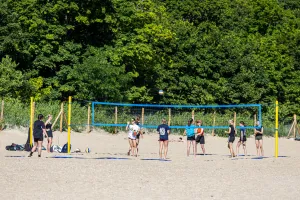 Gdzie w Trójmieście pograć w siatkówkę plażową? Rekreacyjnie, turnieje z nagrodami