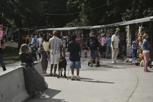 Kramy z tandetą znikną z Westerplatte. Ale dopiero po sezonie