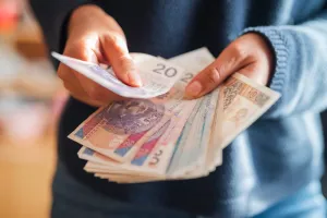 "Mam 60 lat i 10 lat pracy - czy dostanę emeryturę?" Sprawdzamy, jakie warunki trzeba spełnić