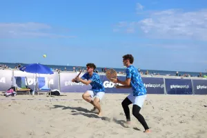 Tenis plażowy. Godzina instruktażu wystarczy do gry z przyjemnością