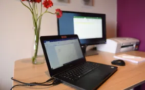 Ma 84 lata i stracił 500 tys. zł. Bo kliknął w link