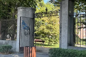 Śmiertelne pobicie czy wypadek? 43-latek znaleziony na klatce zmarł w szpitalu