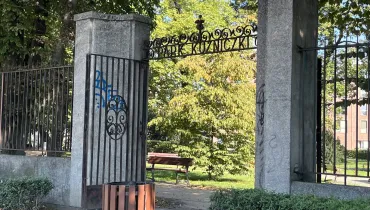 Śmiertelne pobicie czy wypadek? 43-latek znaleziony na klatce zmarł w szpitalu