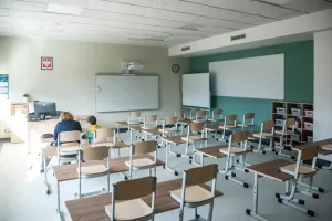 Polscy nauczyciele są wypaleni? Wewnętrzna motywacja nie wystarcza, by czuć się docenionym