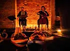 Koncert na wodzie przy świecach. Słuchali muzyki leżąc na supach