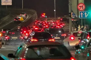Znów zamkną dwa pasy wokół Forum, by ograniczyć korki