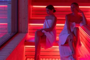 Tego nie rób, by sauna dała korzyści. Rozkręca się sezon na saunowanie