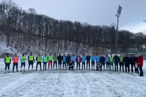 Byli pracownicy Spółdzielni Pracy "Świetlik"  po raz 41. pożegnali rok na boisku
