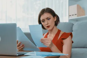 Dłuższy urlop i okres wypowiedzenia. Staż nie tylko z umową o pracę