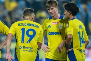 Arka Gdynia zabrała 27 piłkarzy do Turcji. Są dwie niespodzianki