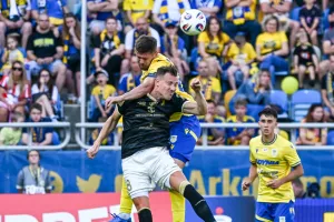 Pogoń Szczecin - Arka Gdynia 1:0. Niemoc wyjazdowa zrzuciła do strefy spadkowej