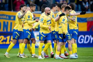 Arka Gdynia już zrobiła najważniejszy transfer. Zaskoczenie? Zmiana priorytetów