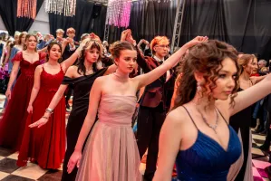 Studniówki: trzy piękne bale - III LO i V LO w Gdańsku, III LO w Gdyni