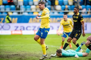 Kontrowersje meczu Arka Gdynia - GKS Katowice. Dla kogo karny, a dla kogo kartka?