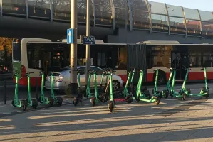 Zaostrzenie przepisów dla e-hulajnóg. Będzie spokojniej?