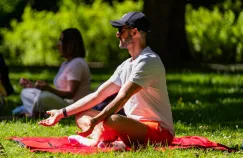 Joga, pilates, zoga tylko dla kobiet? Z mężczyznami jak w kuchni
