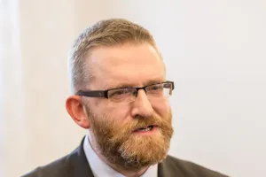 Partia Brauna planuje marsz spod Muzeum II Wojny Światowej. Dyrektor oburzony