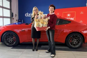 Wygrała Forda Mustanga GT