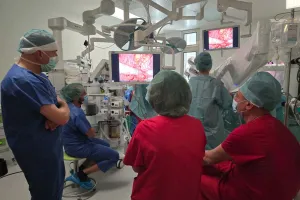 Tysięczna operacja w Gdyni i kolejny robot w szpitalu na Zaspie