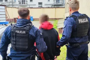 Chciał w nocy ukraść leki z apteki, grożąc "bronią"